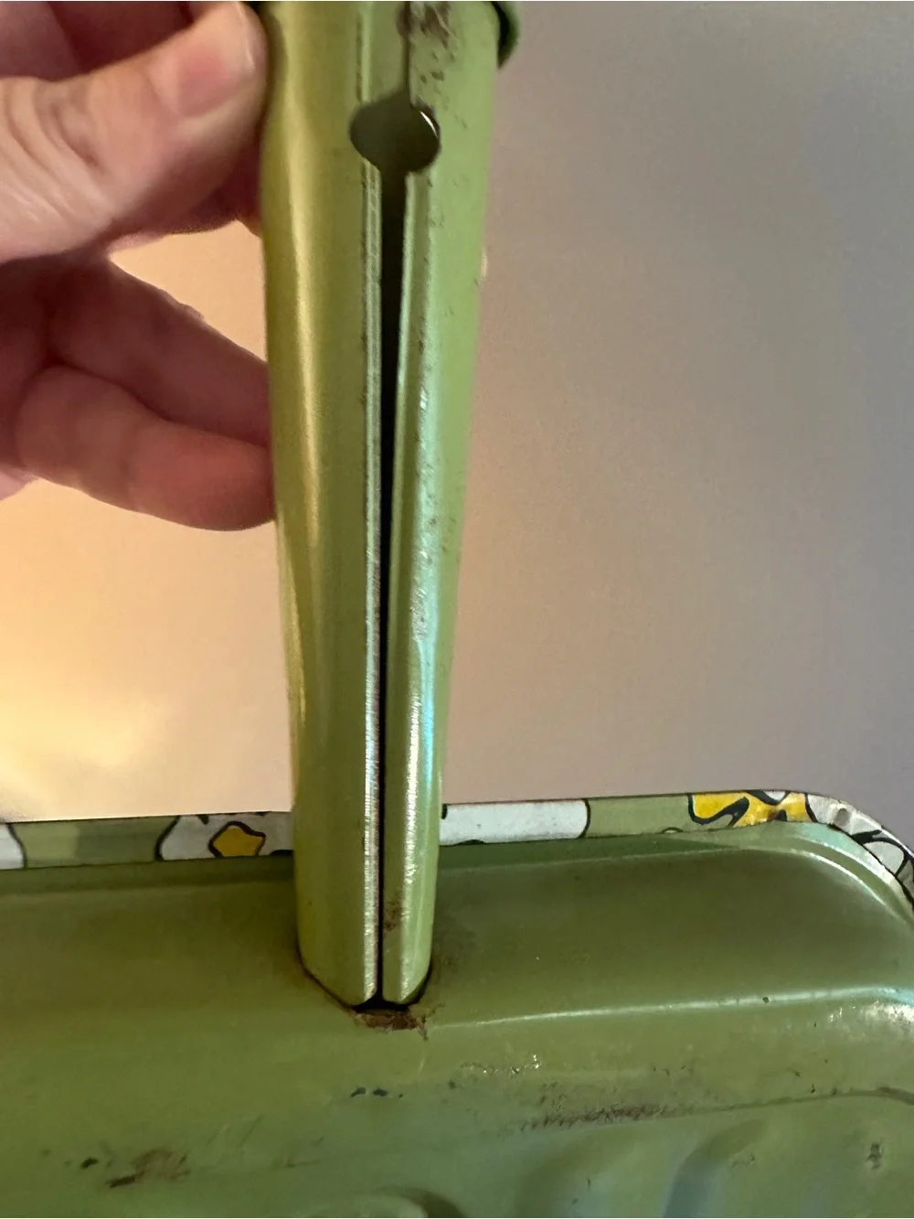 Vintage-Inspired Olive Green Floral Dustpan - Unbranded
